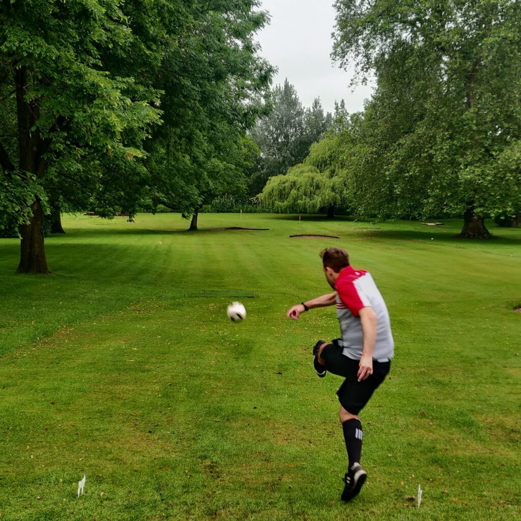 What are the facilities of the Blackpool Footgolf? 